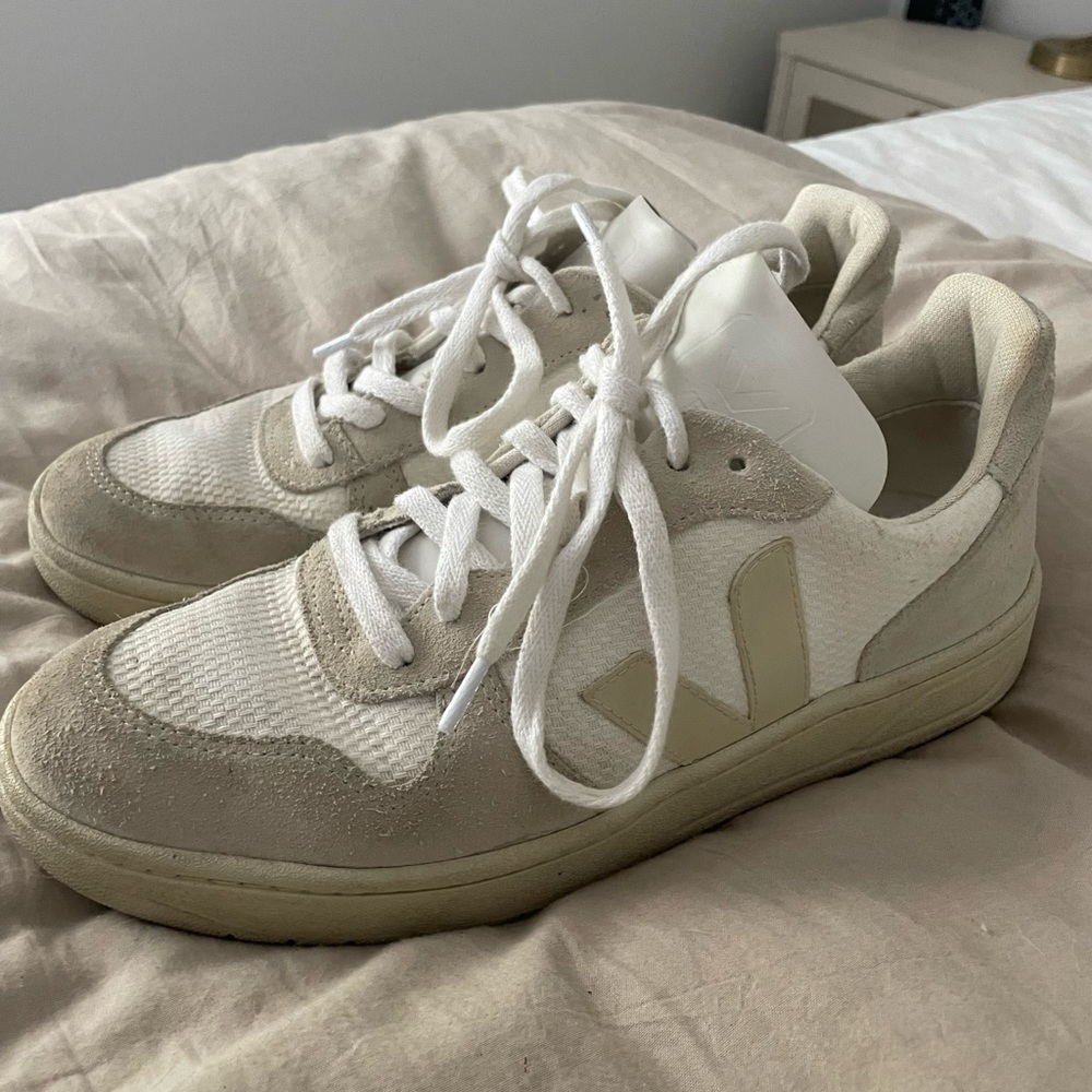 Veja V-10 Sneakers